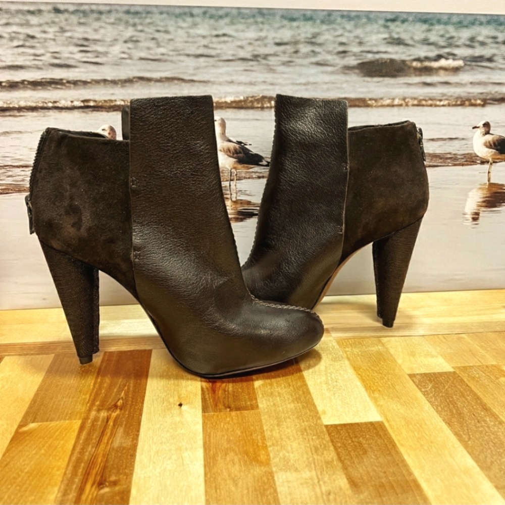 Gorgeous, dark brown suede, & pebble grain leather booties, size 8.5